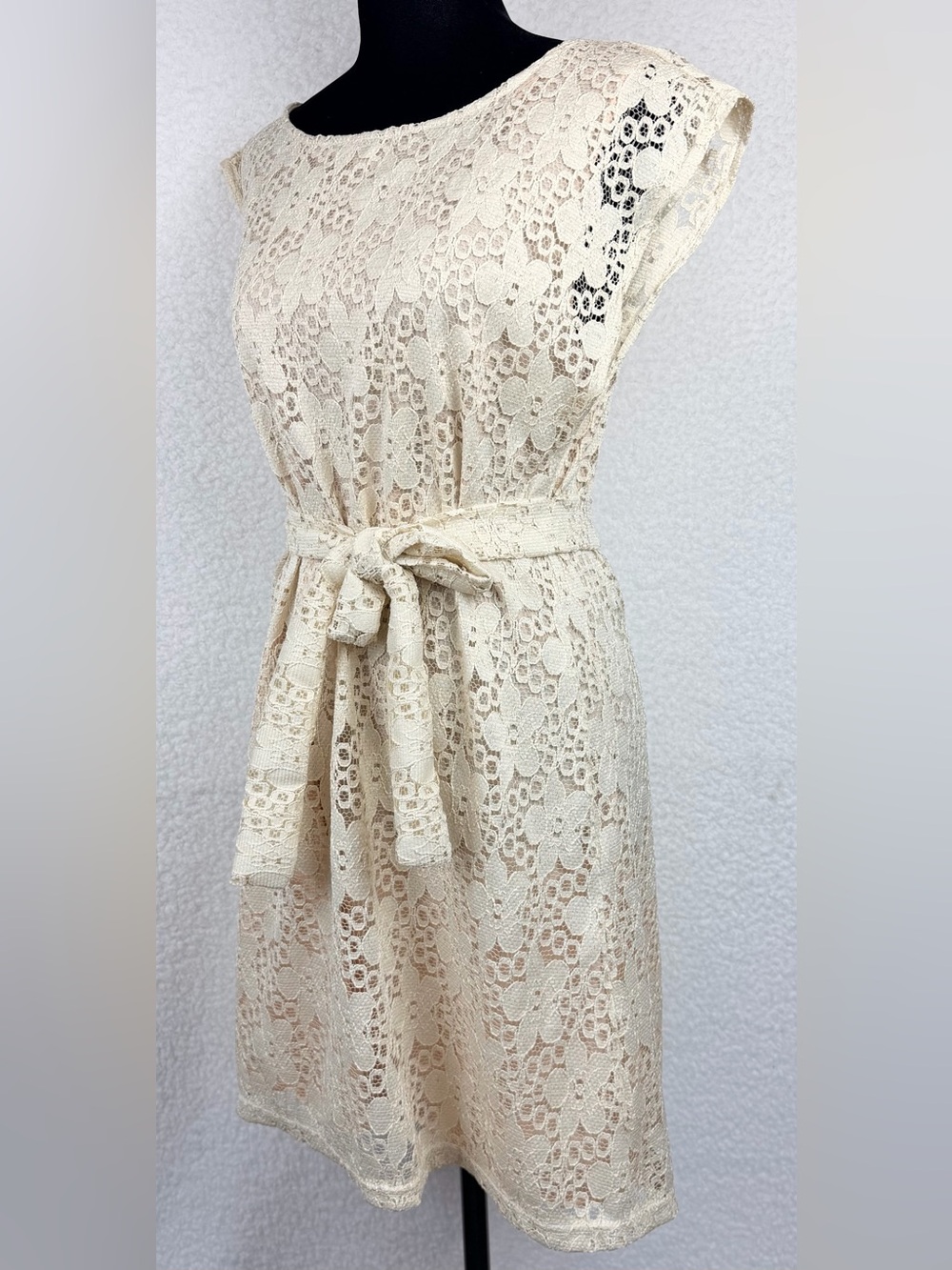 SHEEP • Cream Floral Lace Tie-Waist Mini Dress, M - Picture 4 of 13